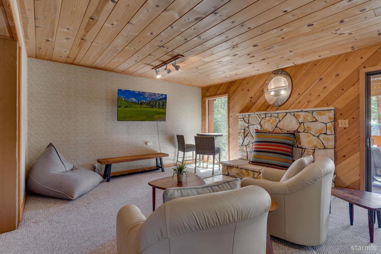 345 Granite Drive, Stateline, NV 89449 Photo