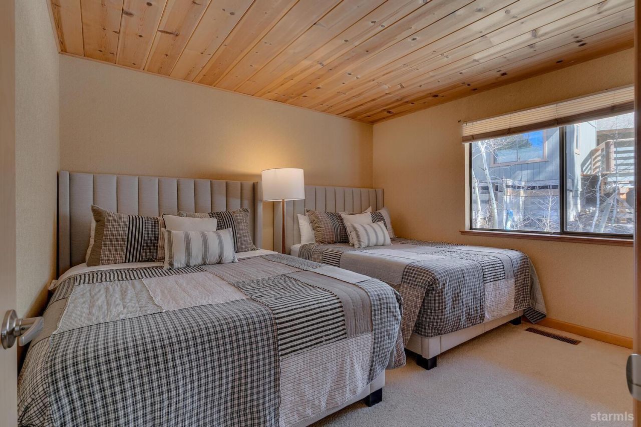 345 Granite Drive, Stateline, NV 89449 Photo