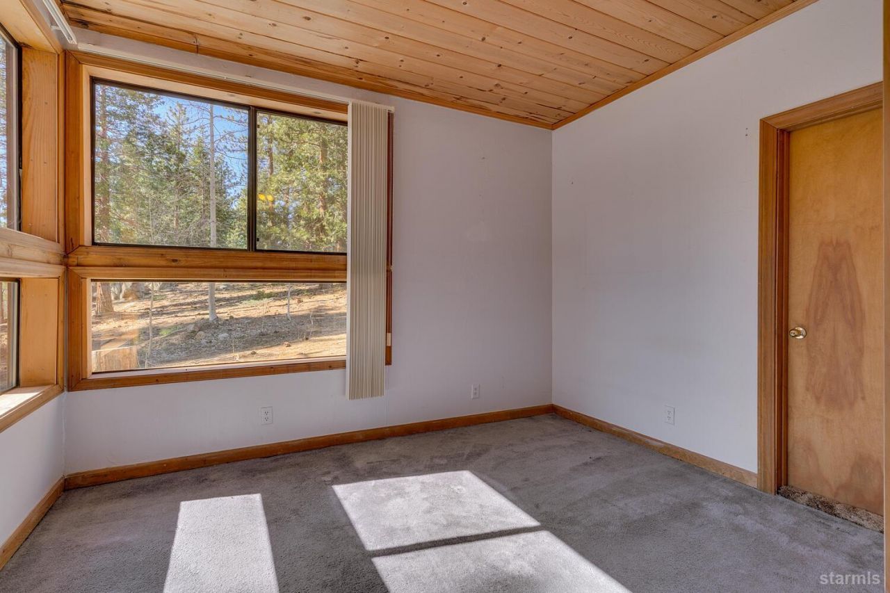 345 Granite Drive, Stateline, NV 89449 Photo