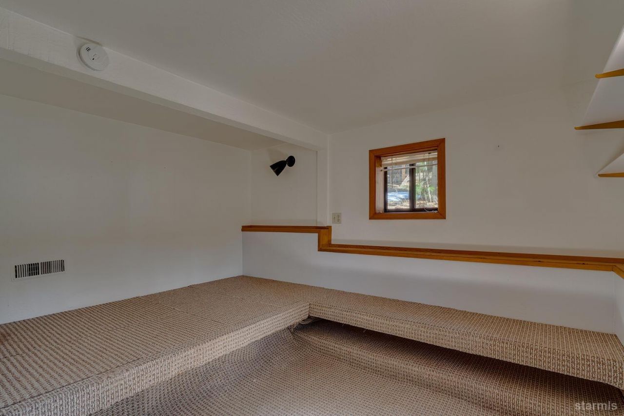 345 Granite Drive, Stateline, NV 89449 Photo