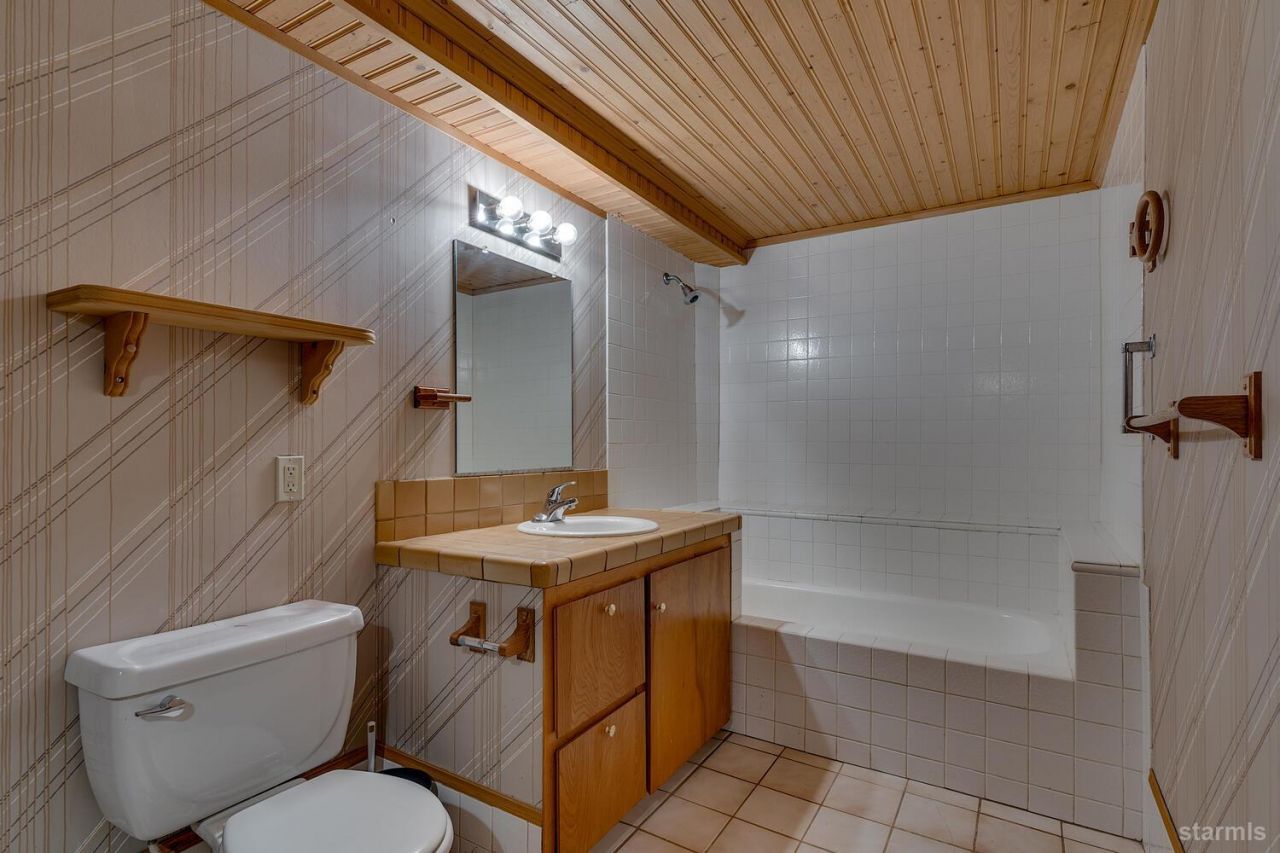 345 Granite Drive, Stateline, NV 89449 Photo