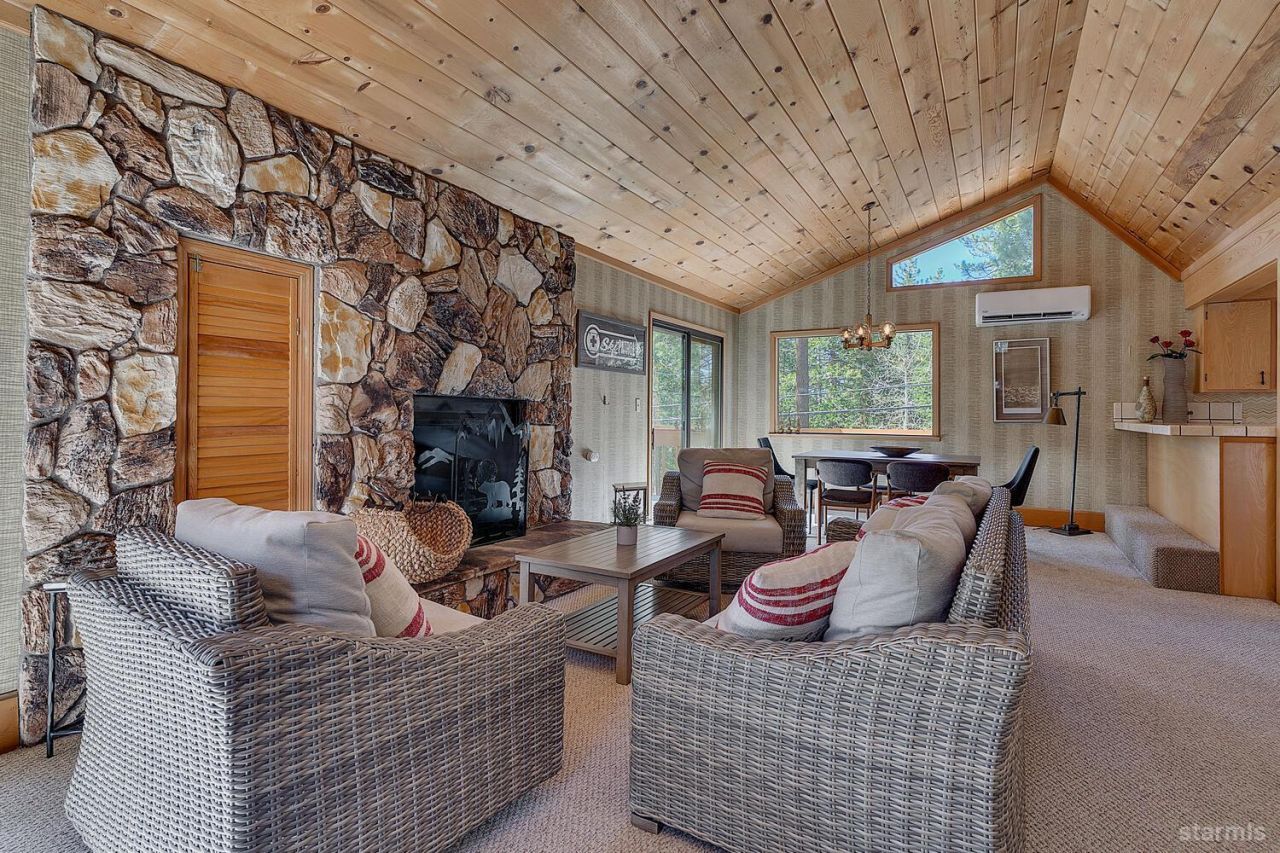 345 Granite Drive, Stateline, NV 89449 Photo