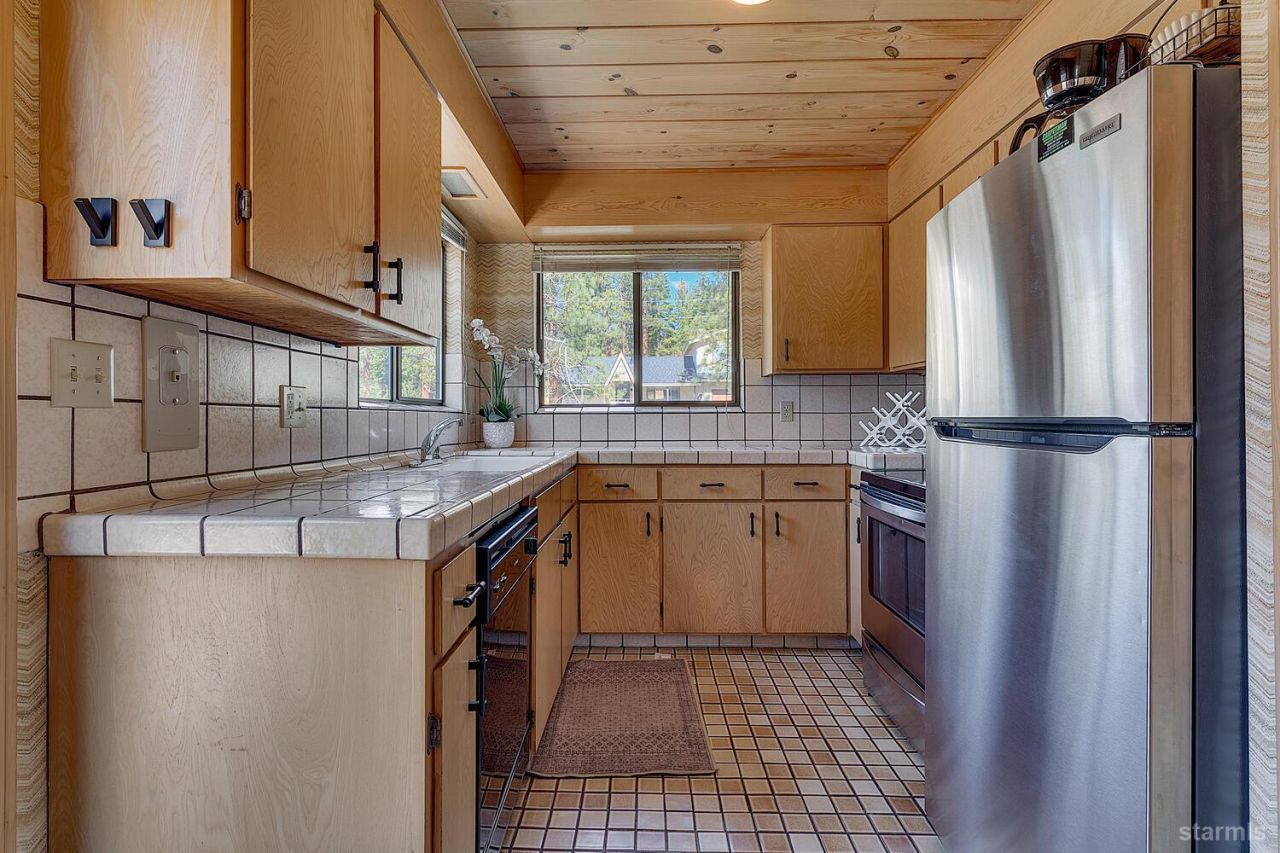 345 Granite Drive, Stateline, NV 89449 Photo