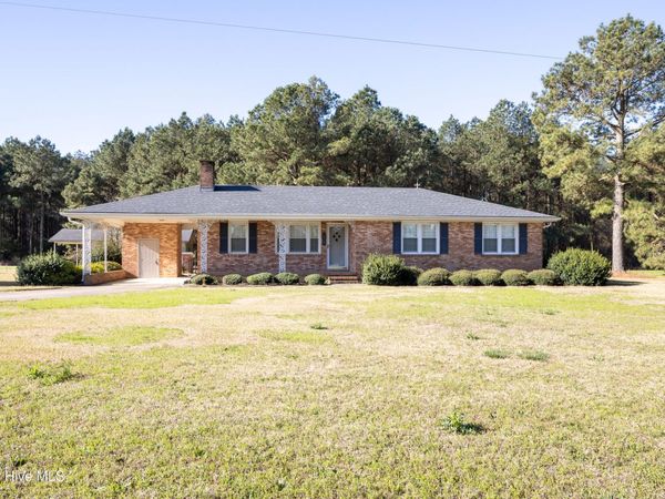 5424 Bonnetsville Road , Clinton, NC 28328