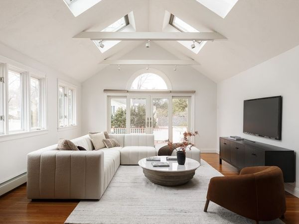 1321 Beacon St, Newton, MA 02468