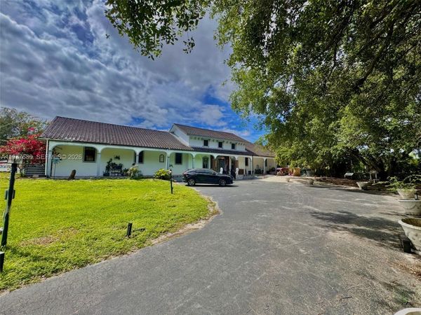 18950 SW 50th St, Southwest Ranches, FL 33332