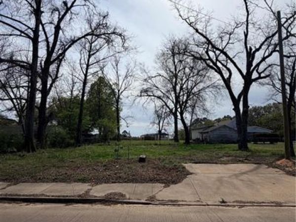 1413 SINGER Drive, Pineville, LA 71360