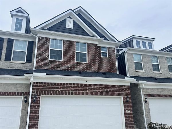 676 N Peppermint Drive N, Rochester Hills, MI 48307