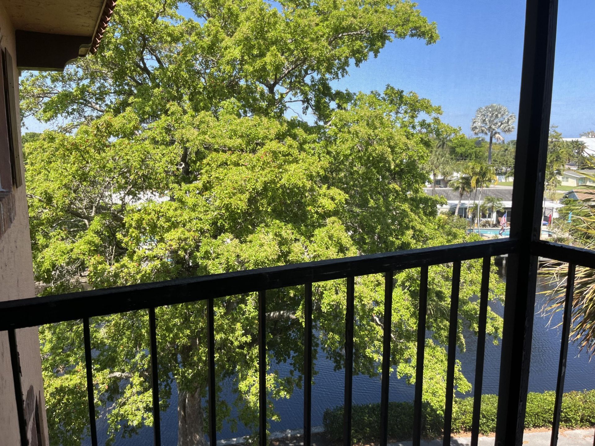 610 Tennis Club Drive, Unit 403, Fort Lauderdale, FL 33311 Photo