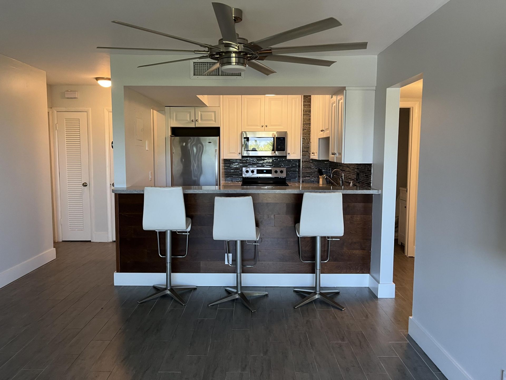 610 Tennis Club Drive, Unit 403, Fort Lauderdale, FL 33311 Photo