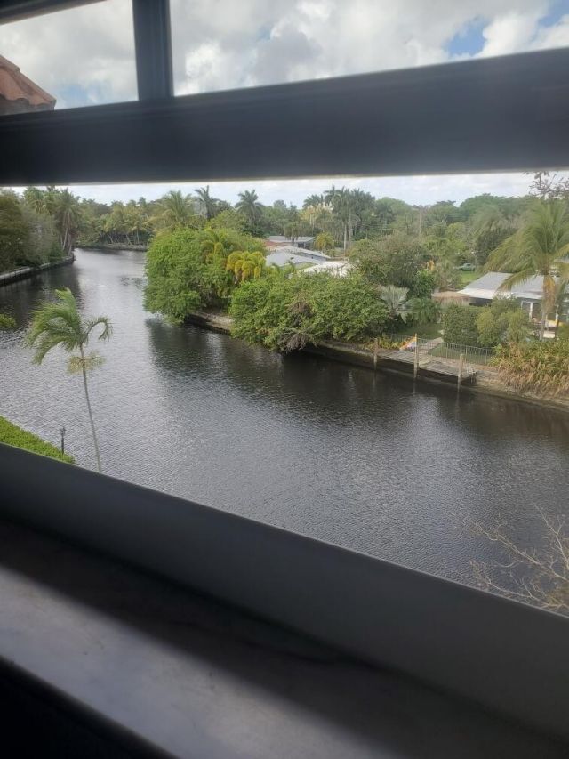 610 Tennis Club Drive, Unit 403, Fort Lauderdale, FL 33311 Photo