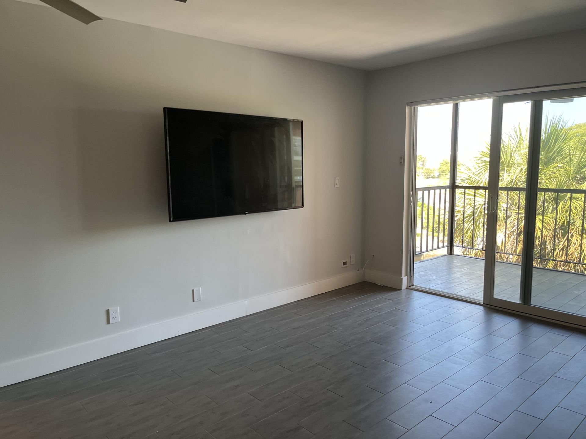 610 Tennis Club Drive, Unit 403, Fort Lauderdale, FL 33311 Photo