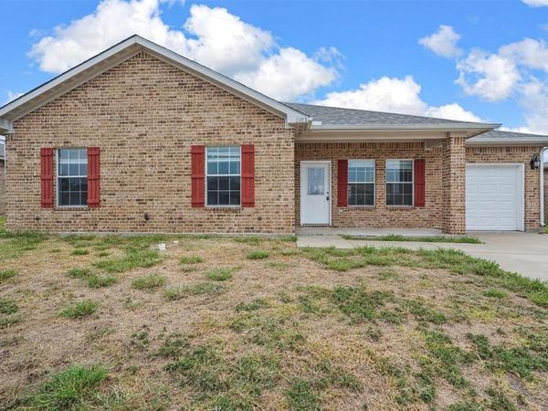 2103 Oliver Street, Greenville, TX 75401