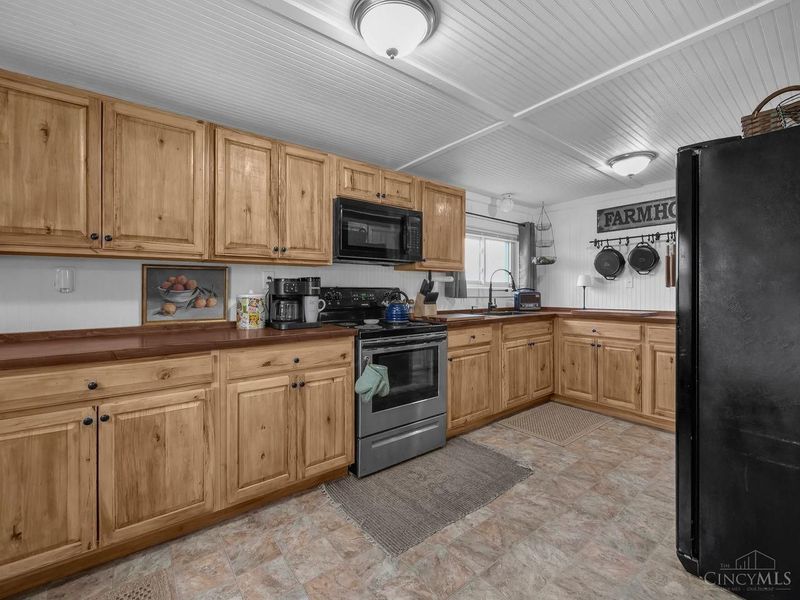 901 Oak Grove Road, Clark Twp, OH 45146 Photo 10