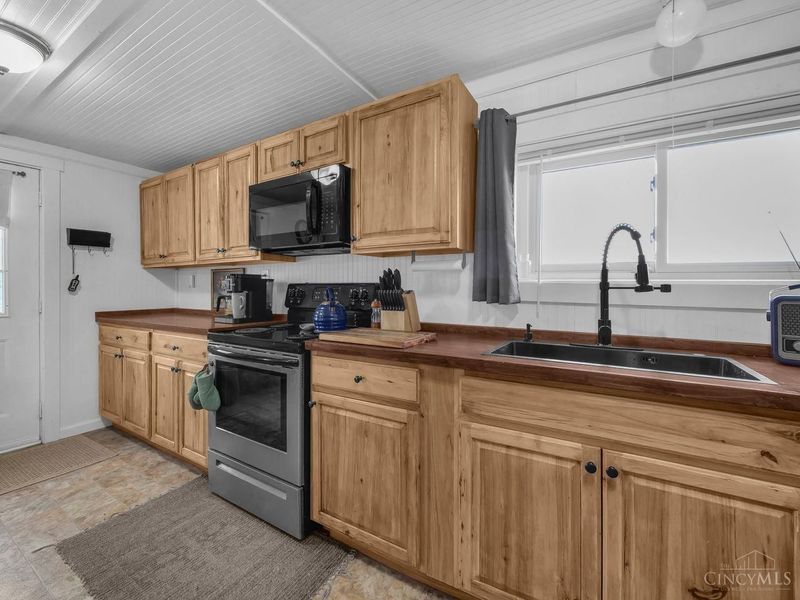 901 Oak Grove Road, Clark Twp, OH 45146 Photo 12