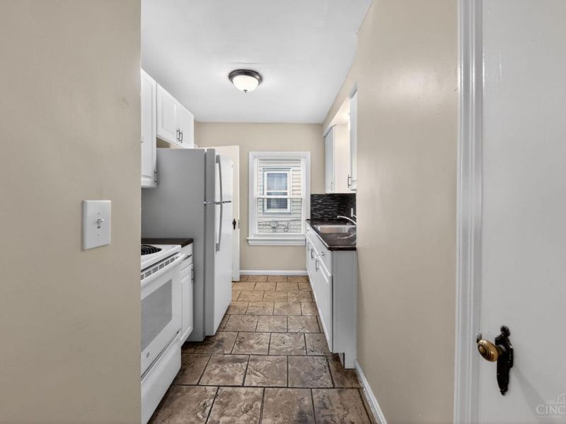 1735 Ashbrook Drive, Cincinnati, OH 45238 Photo 14