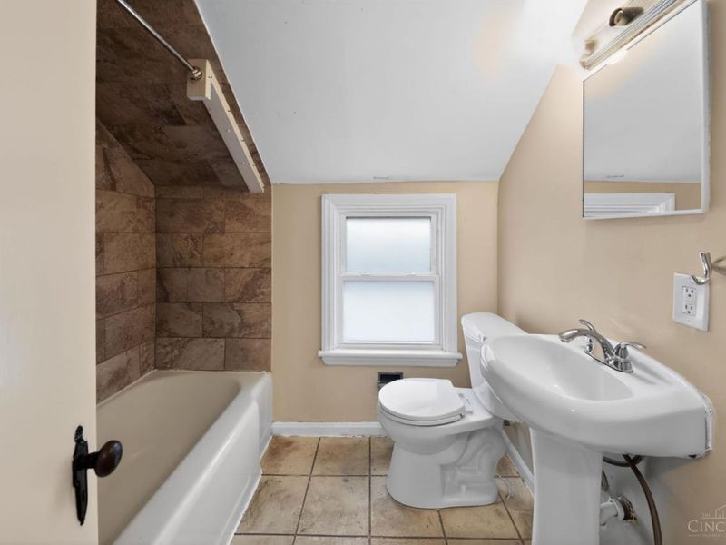 1735 Ashbrook Drive, Cincinnati, OH 45238 Photo 19