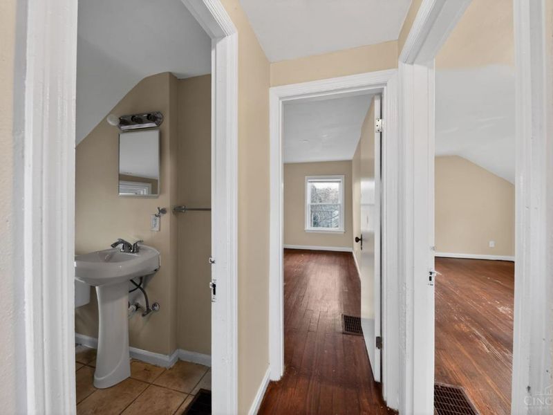 1735 Ashbrook Drive, Cincinnati, OH 45238 Photo 23