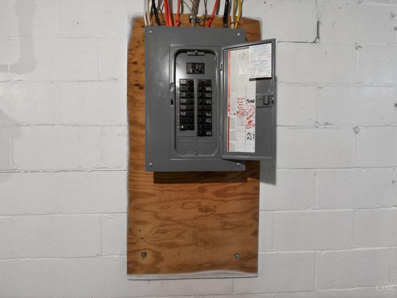 1735 Ashbrook Drive, Cincinnati, OH 45238 Photo 25