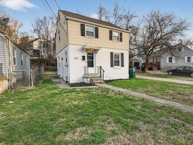 1735 Ashbrook Drive, Cincinnati, OH 45238 Photo 3