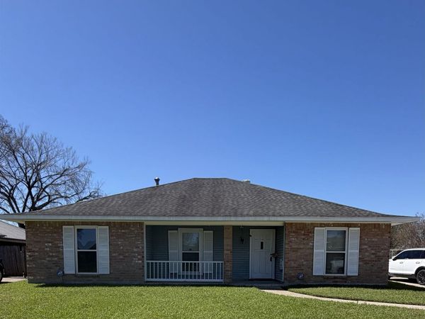 2242 Bernwood Dr, Baton Rouge, LA 70816