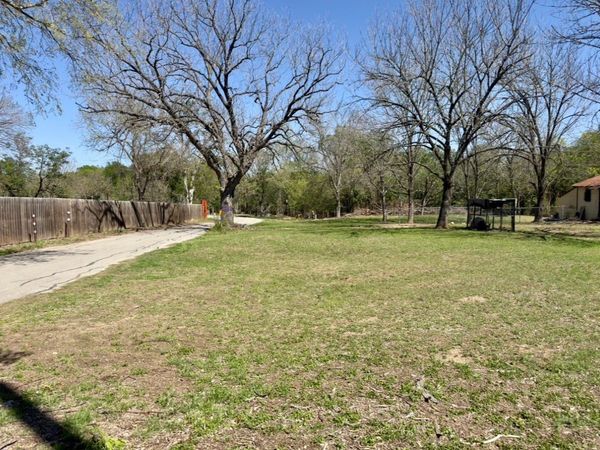 600 Sabine ST, Lockhart, TX 78644