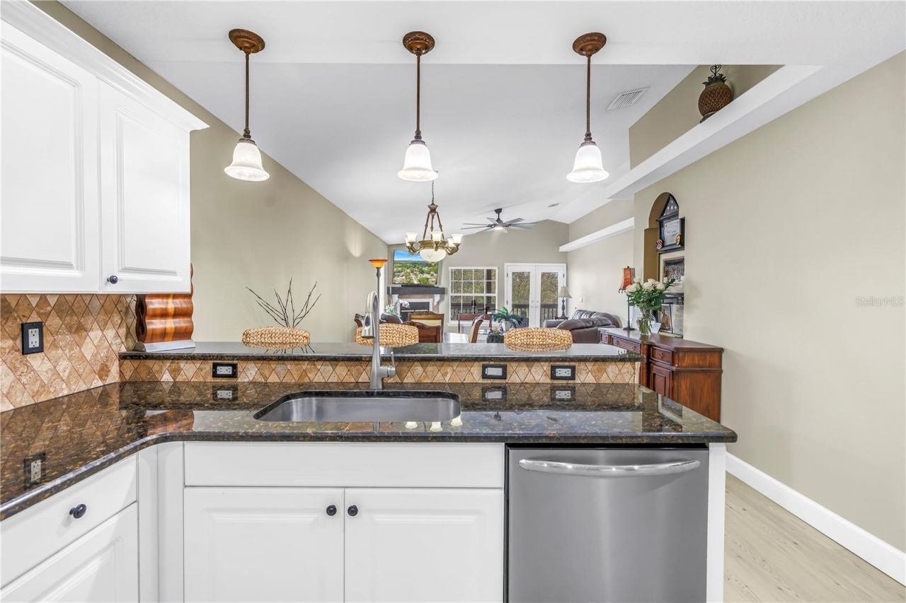 786 59th Avenue Ne, Saint Petersburg, FL 33703 Photo