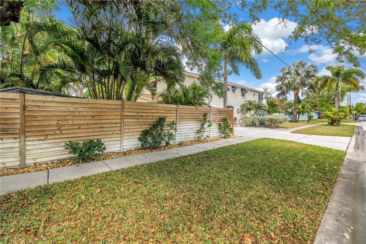 786 59th Avenue Ne, Saint Petersburg, FL 33703 Photo