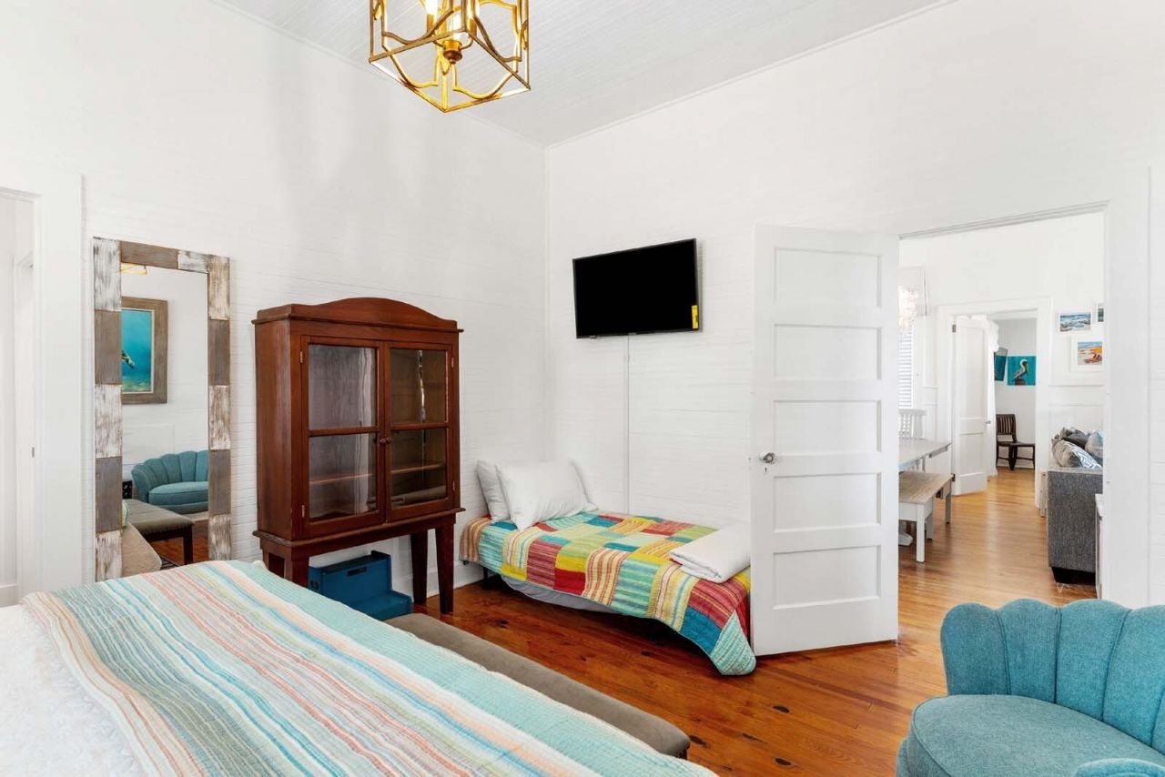 509 W Ashley Avenue Photo 22