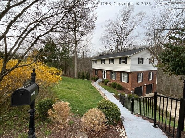 924 Harmony Lane, South Charleston, WV 25303