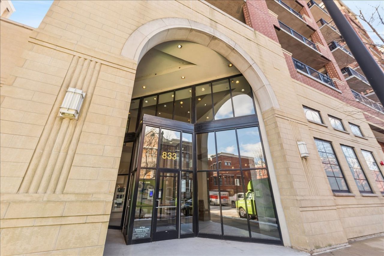 833 W 15th Place, Unit 907, Chicago, IL 60607 Main Photo