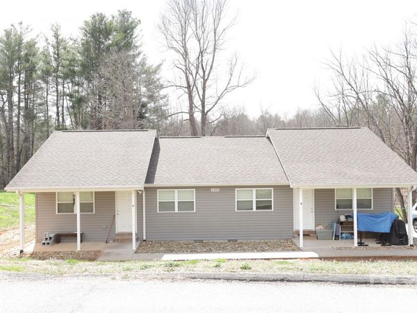 1302 Stanwood Lane, Hendersonville, NC 28739