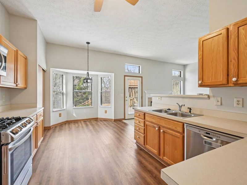 2091 Mayflower Circle, Grove City, OH 43123 Photo 16