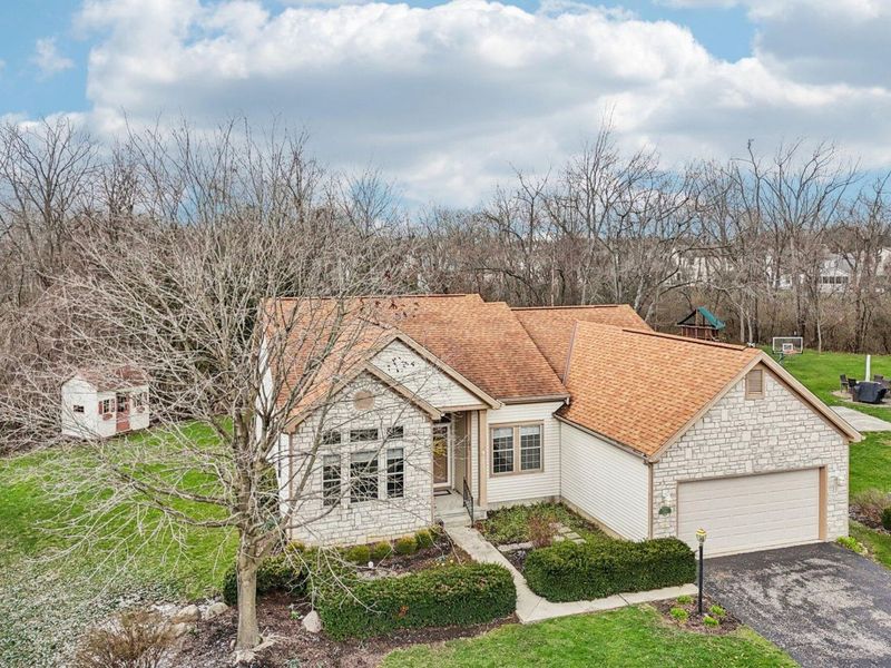 2091 Mayflower Circle, Grove City, OH 43123 Photo 6