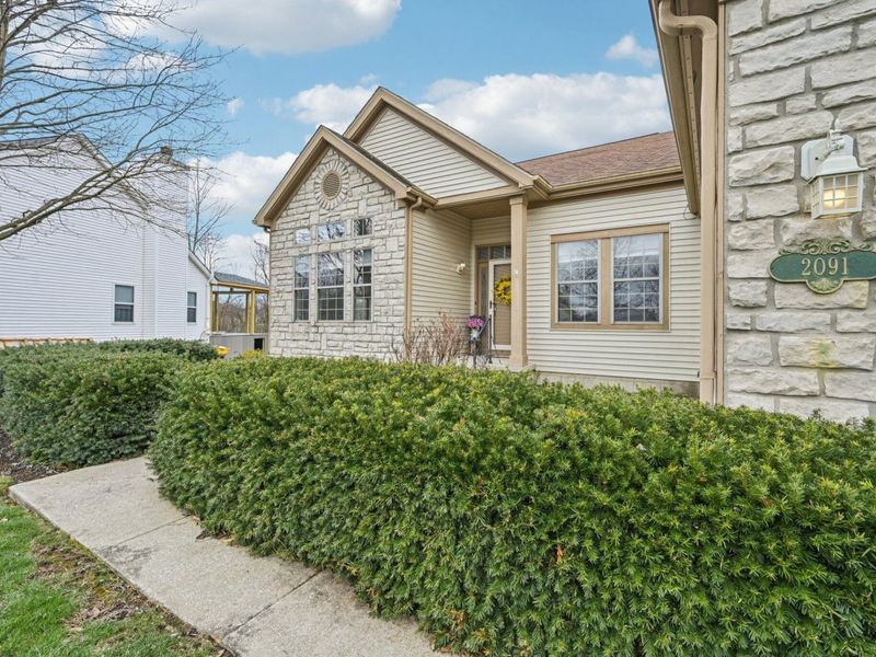 2091 Mayflower Circle, Grove City, OH 43123 Photo 9