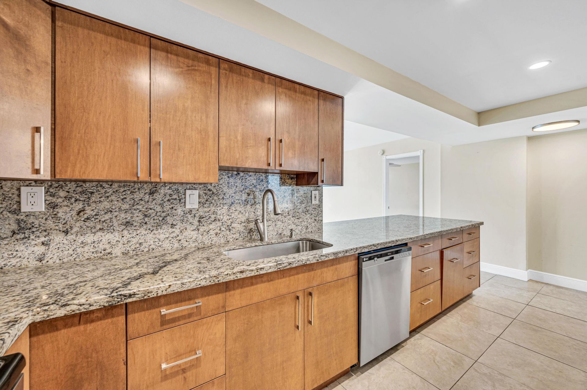 525 N Ocean Boulevard, Unit 1217, Pompano Beach, FL 33062 Photo