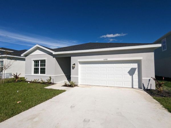 10597 SW Vasari Way, Port St. Lucie, FL 34987