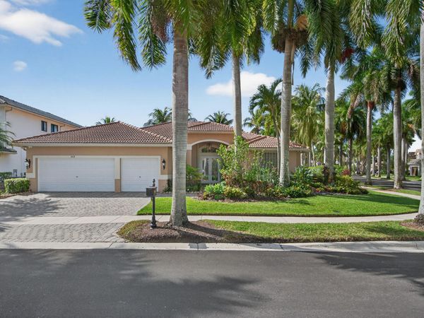 909 Stillwater Court, Weston, FL 33327
