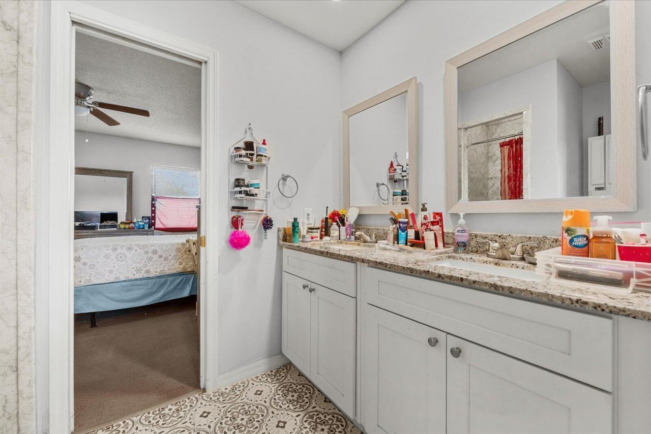 949 SE Breakwater Avenue, Port Saint Lucie, FL 34983 Photo