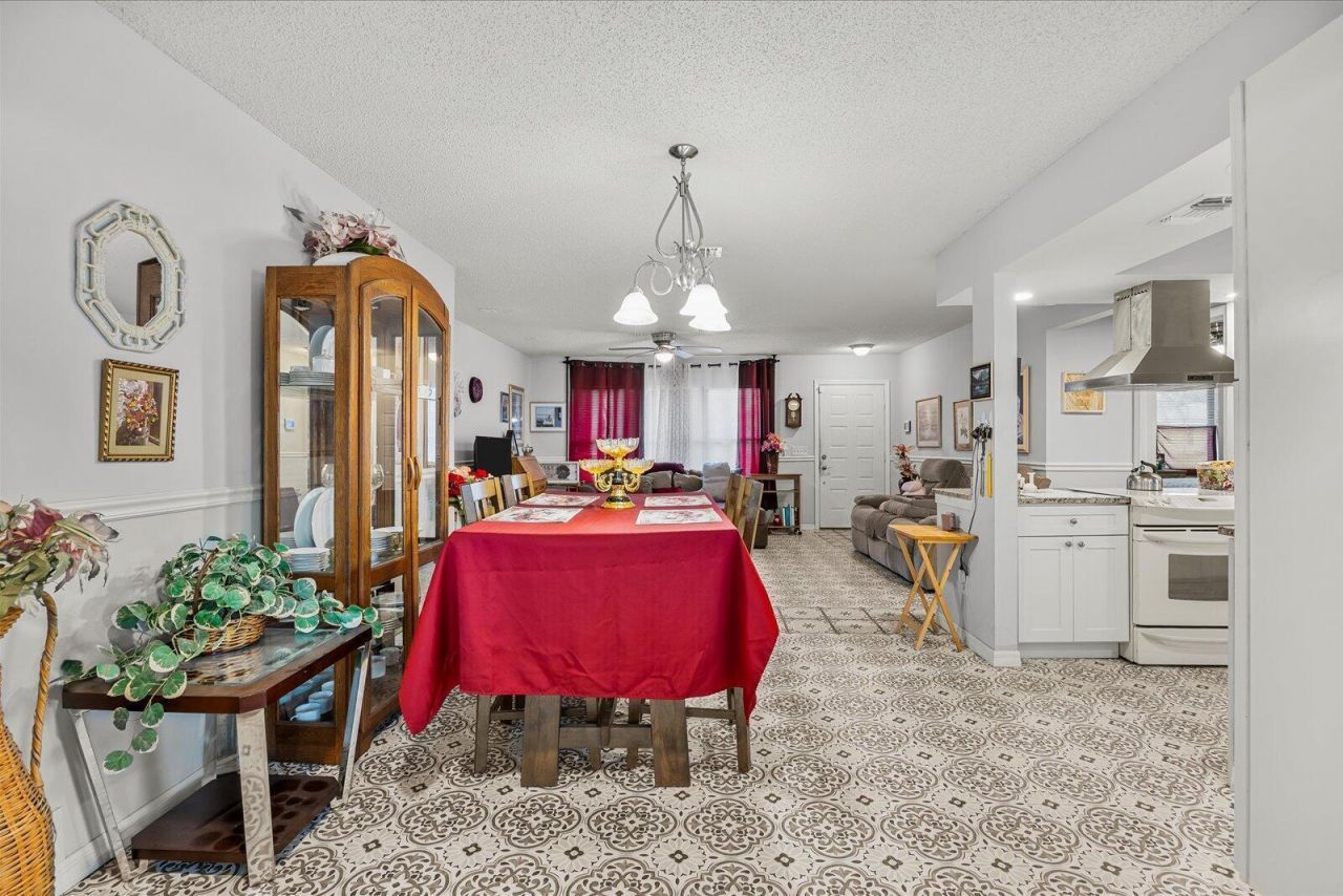 949 SE Breakwater Avenue, Port Saint Lucie, FL 34983 Photo