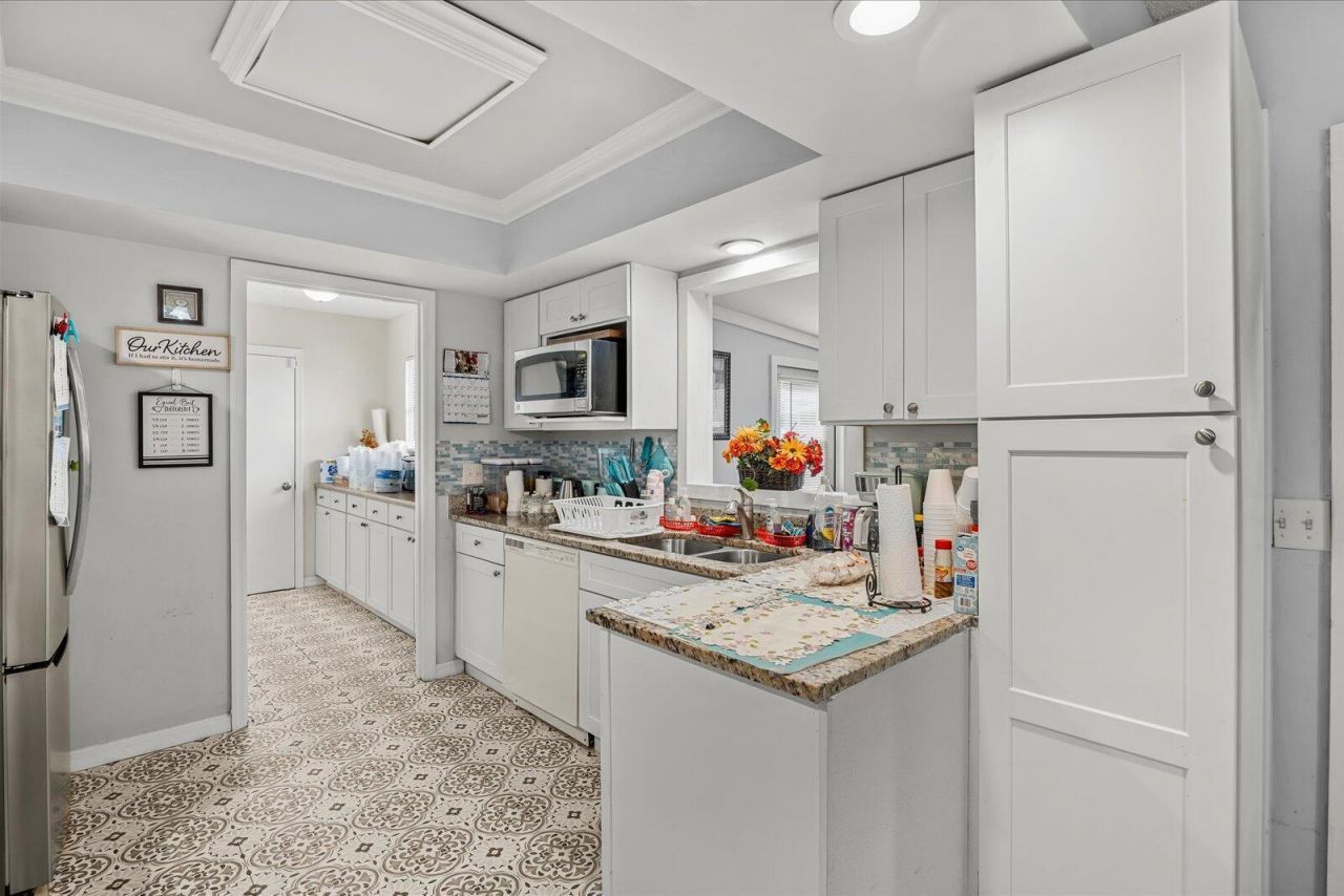 949 SE Breakwater Avenue, Port Saint Lucie, FL 34983 Photo