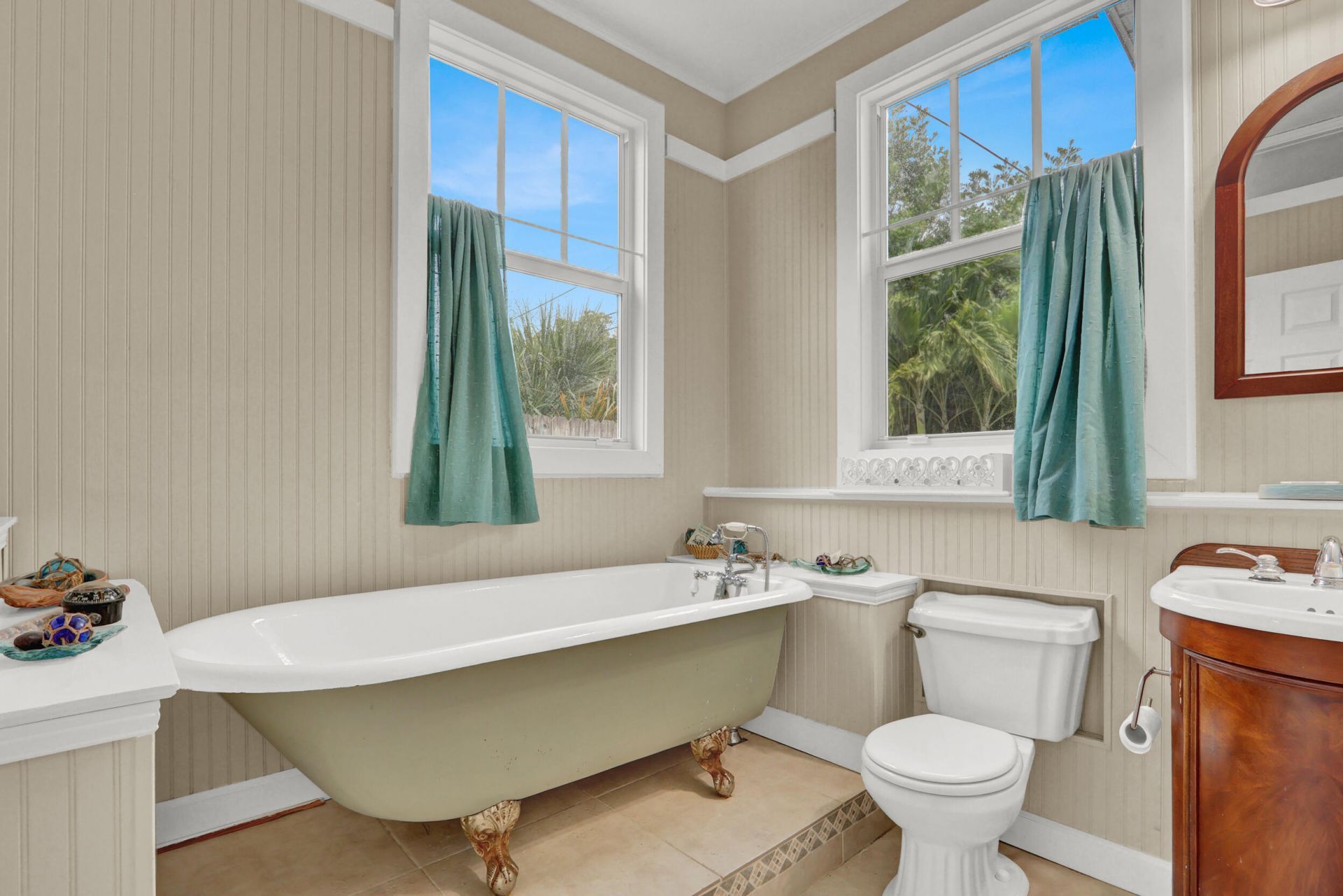 176 E 24th Street, Riviera Beach, FL 33404 Photo