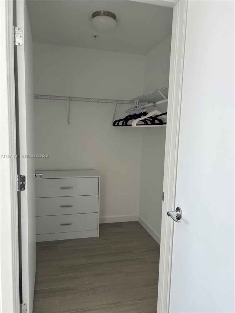 999 SW 1st Ave, Unit 2114, Miami, FL 33130 Photo