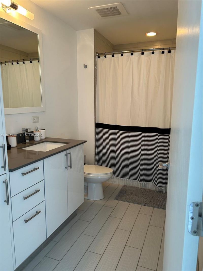 999 SW 1st Ave, Unit 2114, Miami, FL 33130 Photo