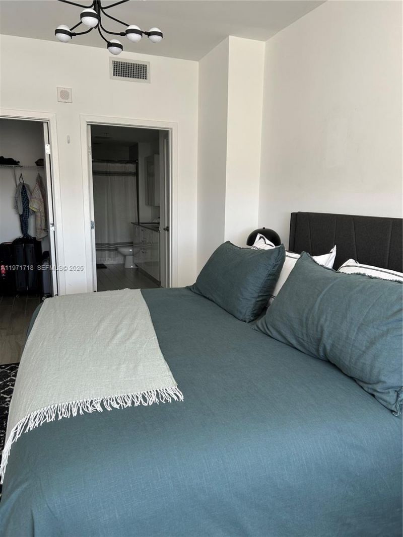 999 SW 1st Ave, Unit 2114, Miami, FL 33130 Photo