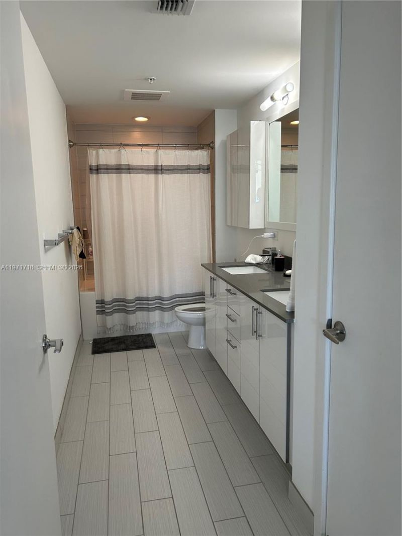 999 SW 1st Ave, Unit 2114, Miami, FL 33130 Photo
