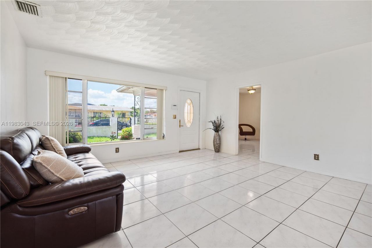 2055 NW 132nd St , Miami, FL 33167 Photo