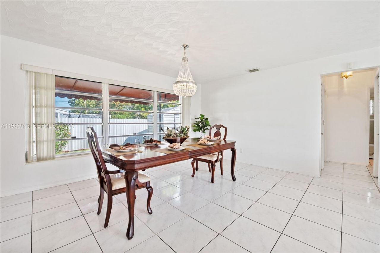 2055 NW 132nd St , Miami, FL 33167 Photo