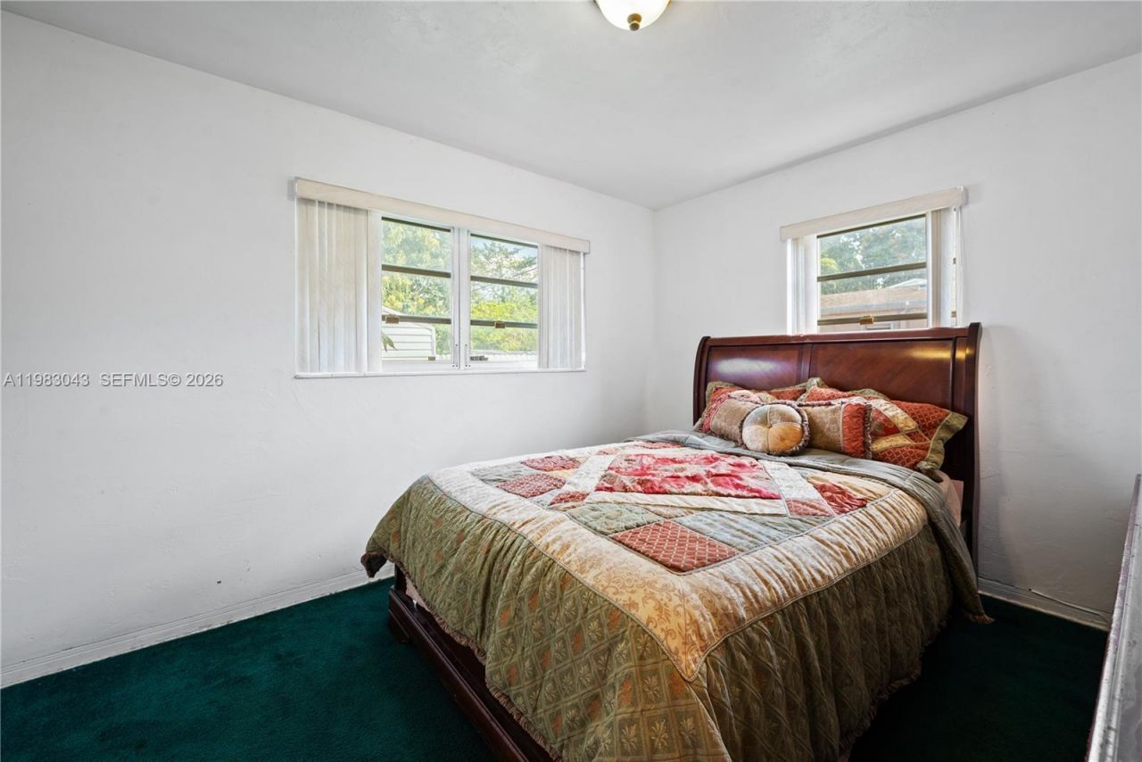 2055 NW 132nd St , Miami, FL 33167 Photo