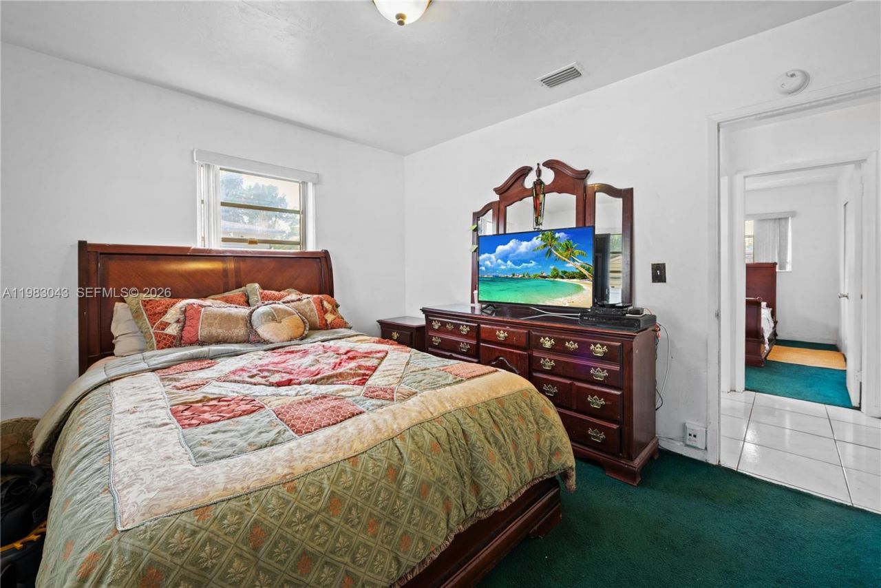 2055 NW 132nd St , Miami, FL 33167 Photo